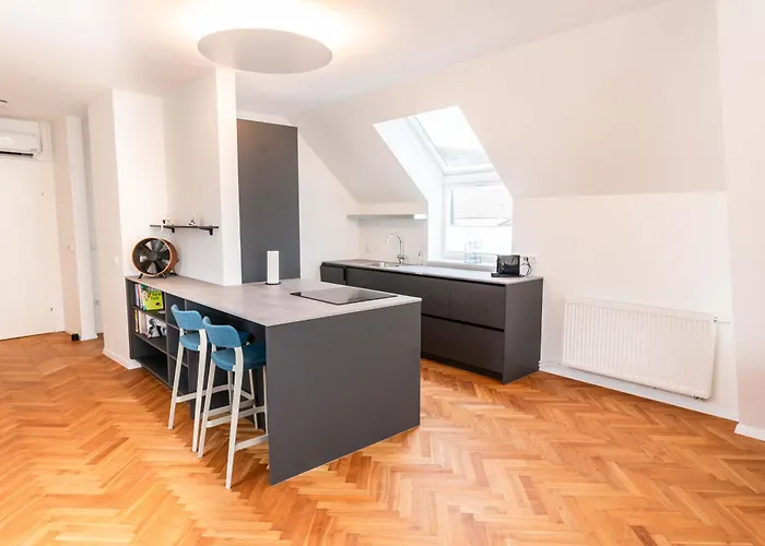 Urus Living Loft Apartment *